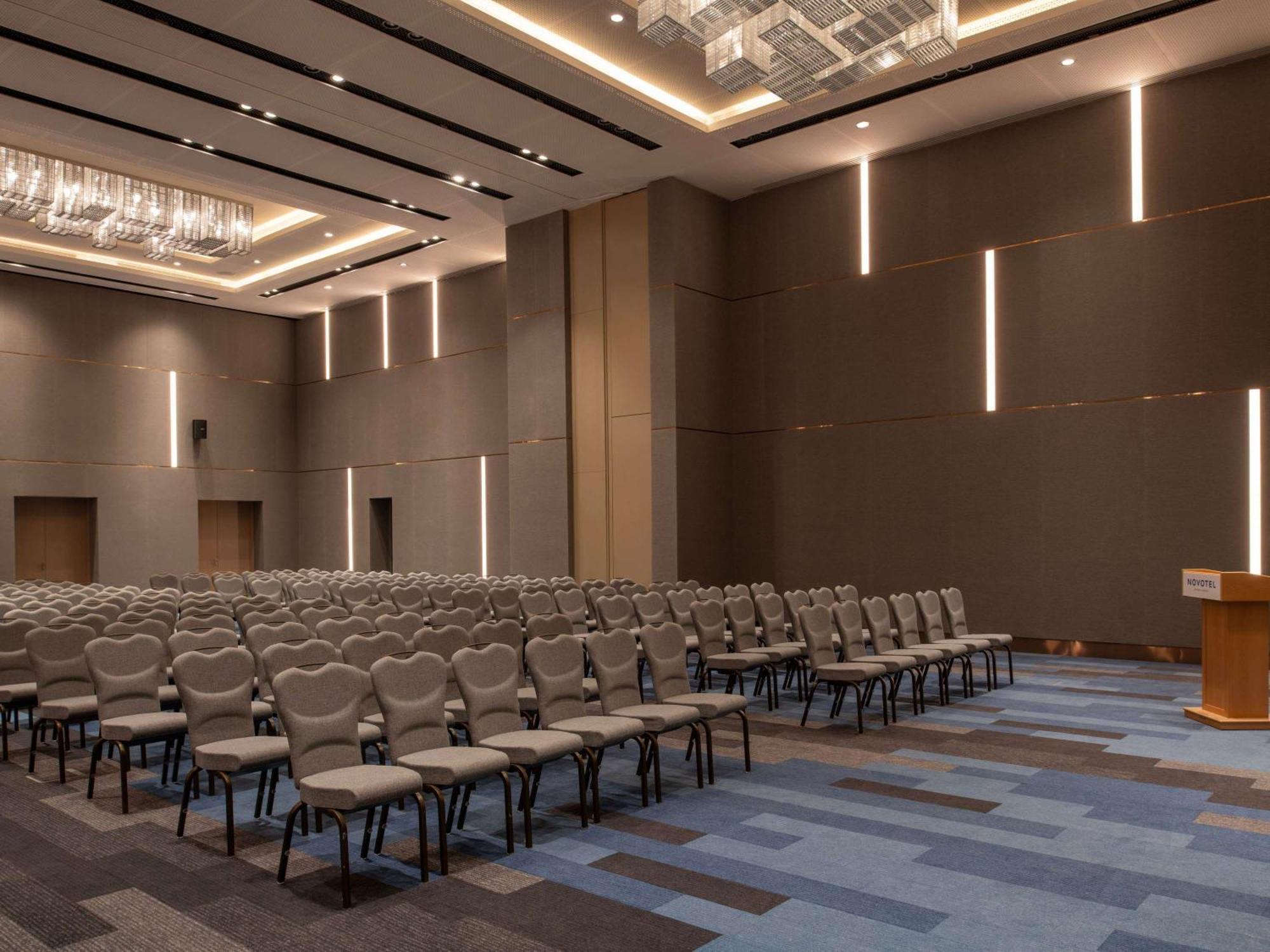 Novotel Riyadh Sahafa Bagian luar foto